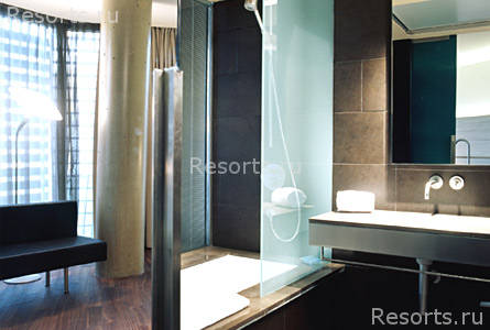 B Hotel 9